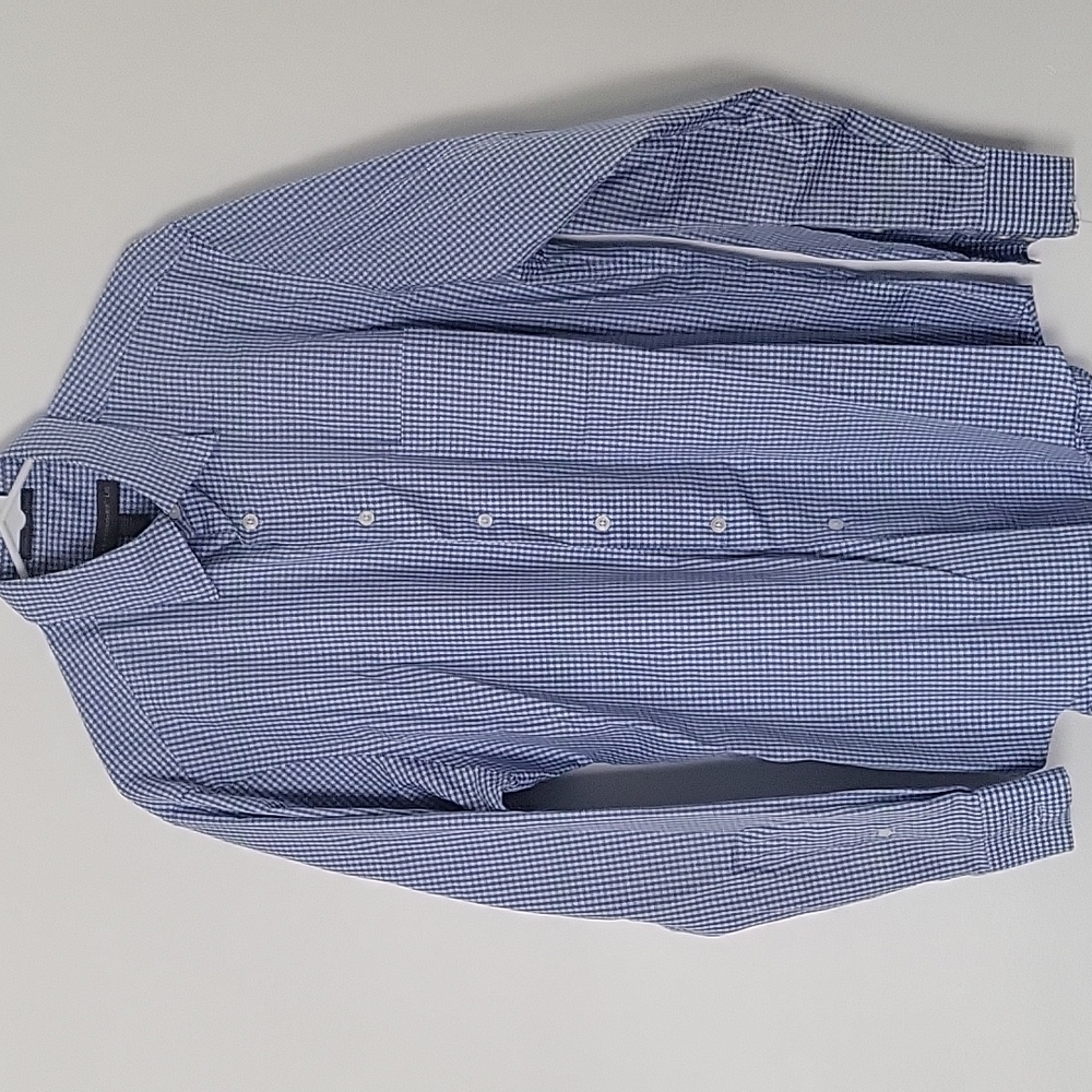 Wilke Rodriguez men's shirt large